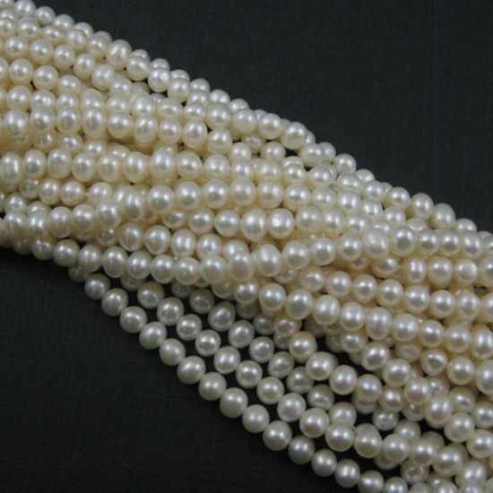 Wholesale Freshwater Pearl Strand 4-4.5mm Creamy White Round Pearls Wholesale Pearls for Beading and Jewelry Making