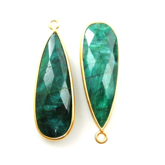 Wholesale Gold plated Sterling Silver Elongated Teardrop Bezel Emerald Dyed Gemstone Pendant, Wholesale Gemstone Pendants for Jewelry Making