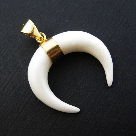 Wholesale Double Horn Bone Pendant, Buffalo Bone Horn, Small White Bone Tusk Pendant, Carved Bone Pendant - 31mm