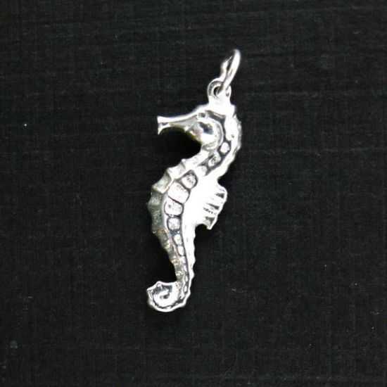 Wholesale 925 Sterling Silver Detailed Seahorse Charm - 27mm (1 pc)