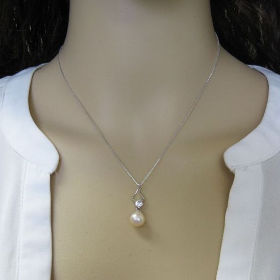 Wholesale Sterling Silver Cream Freshwater Pearl and CZ Stone Diamond Shaped Pendant Necklace-16"