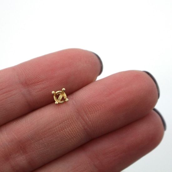 Wholesale 14K Yellow Gold 4-Prong Round Basket (20-25pt -4mm) Earring Settings and Posts (1 pair)