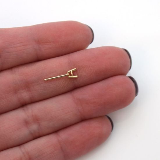 Wholesale 14K Yellow Gold 4-Prong Round Basket (20-25pt -4mm) Earring Settings and Posts (1 pair)