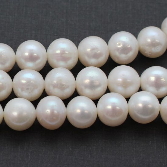 Wholesale White Freshwater Pearl Off Round 8.5-9.5mm Beads (1 strand)