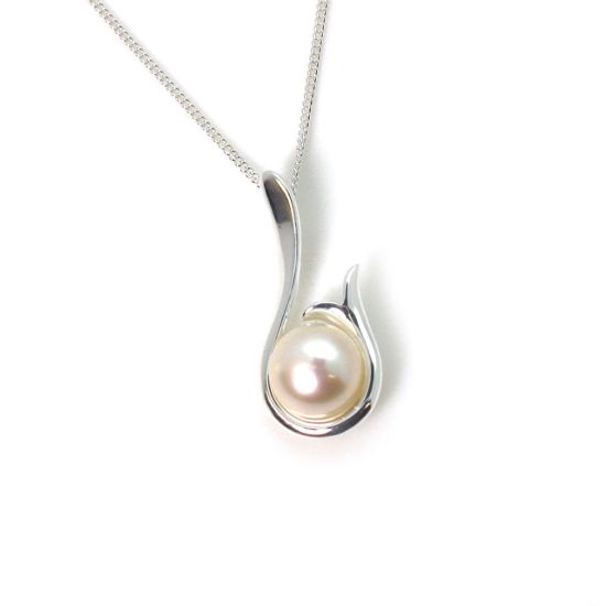 Wholesale Sterling Silver White Freshwater Pearl Trumpet Flower Pendant Necklace-18"